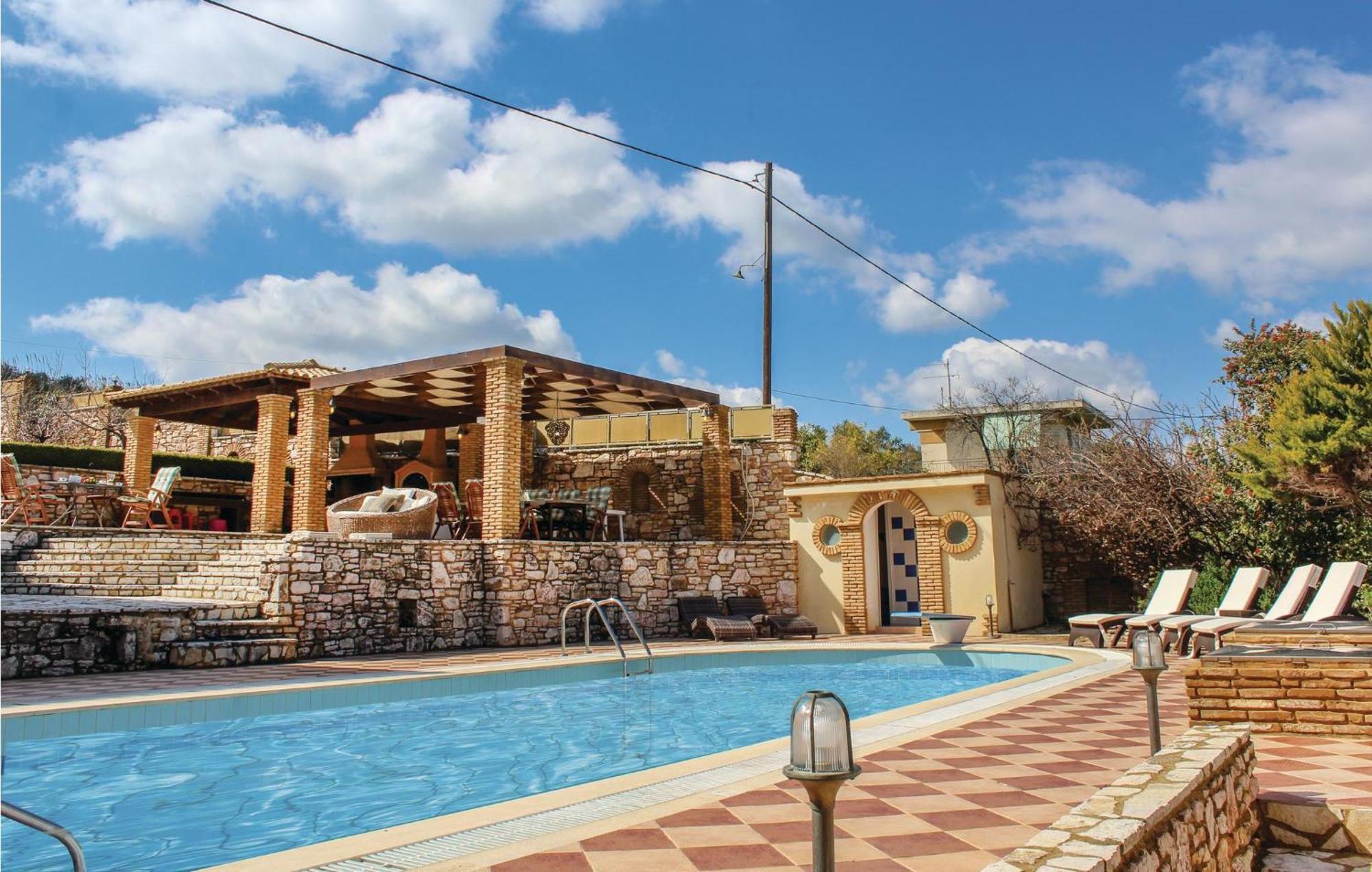 Amazing Home In Koroni With Wifi Exteriér fotografie