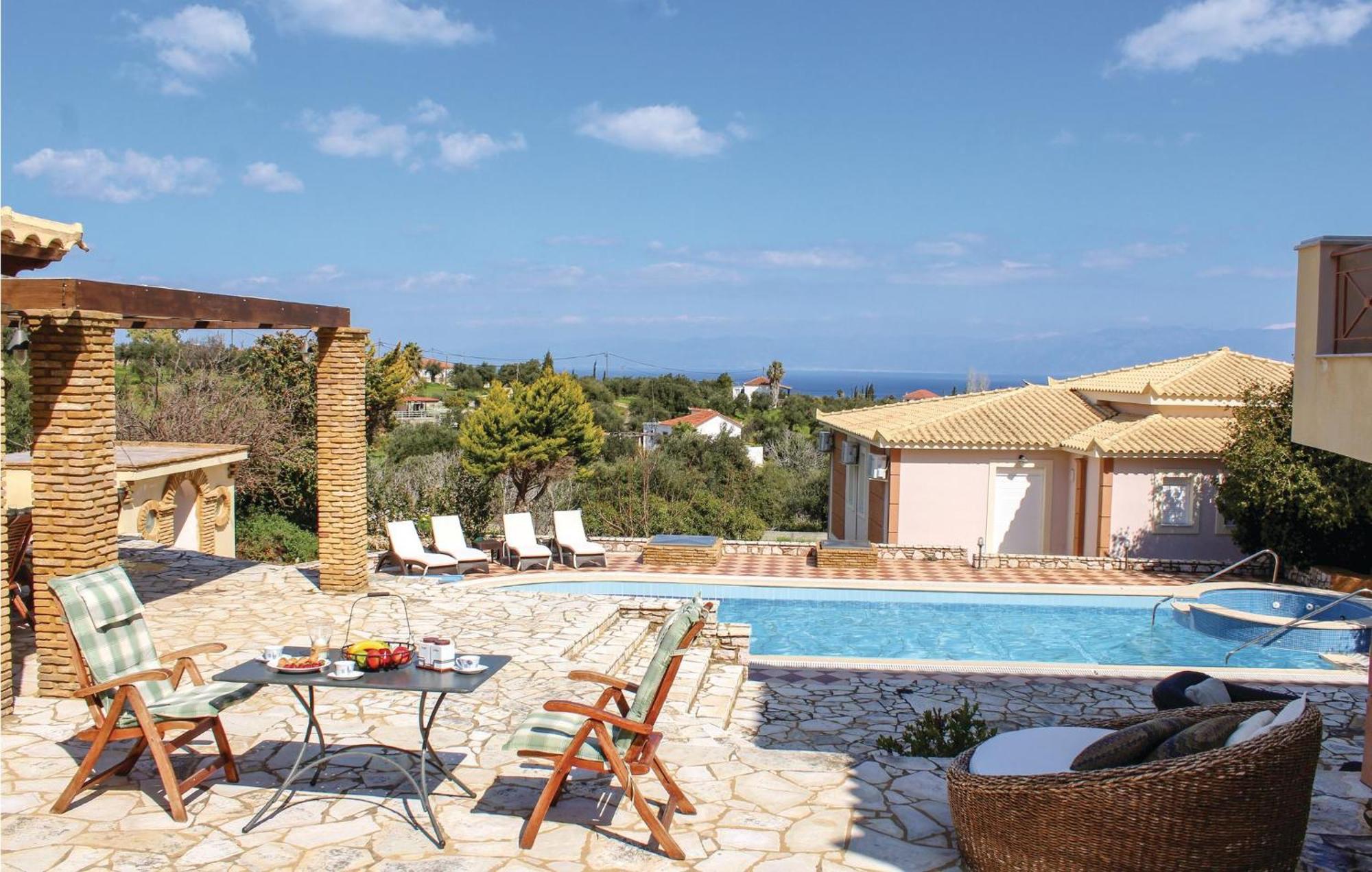 Amazing Home In Koroni With Wifi Exteriér fotografie