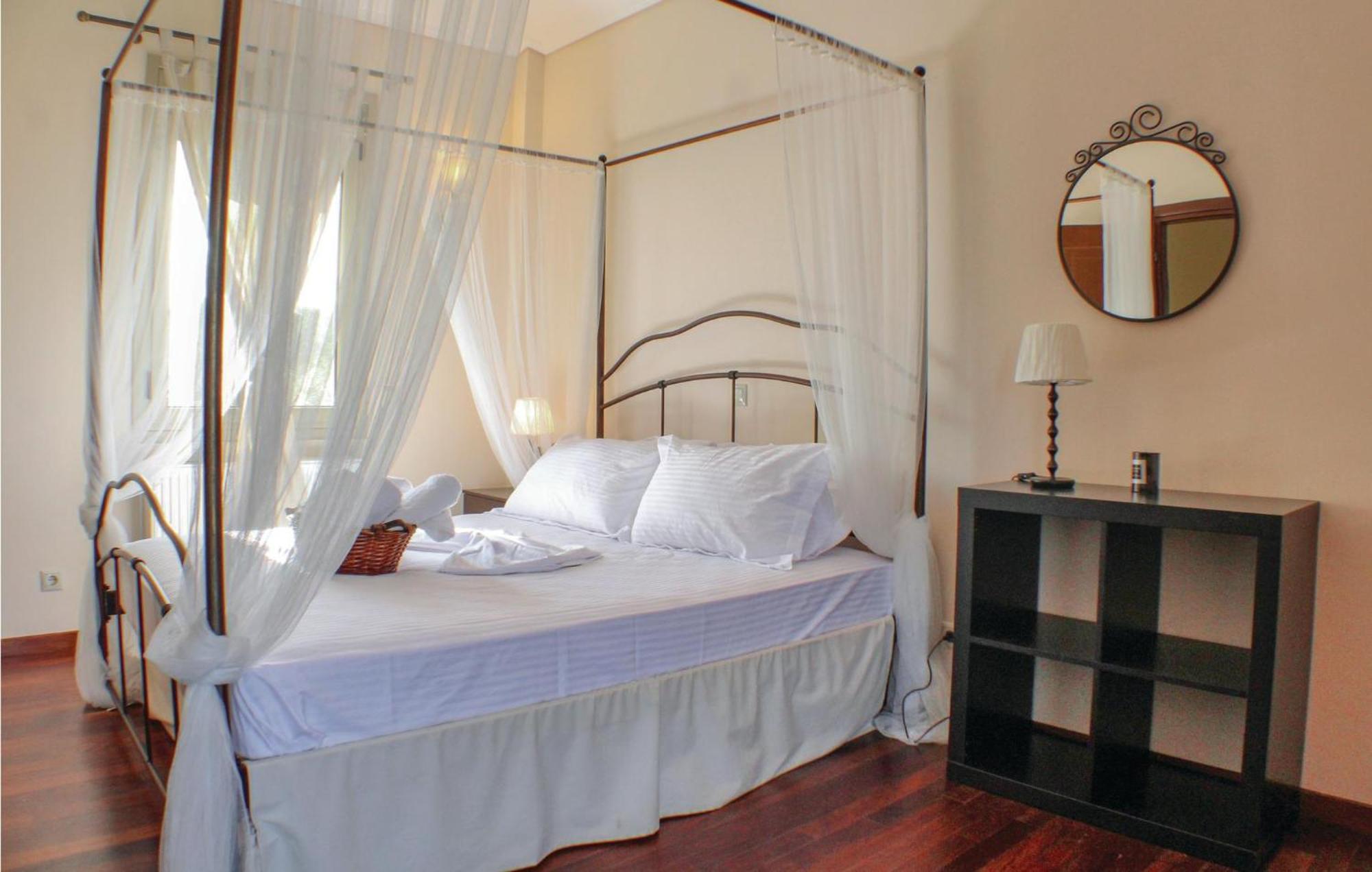Amazing Home In Koroni With Wifi Exteriér fotografie
