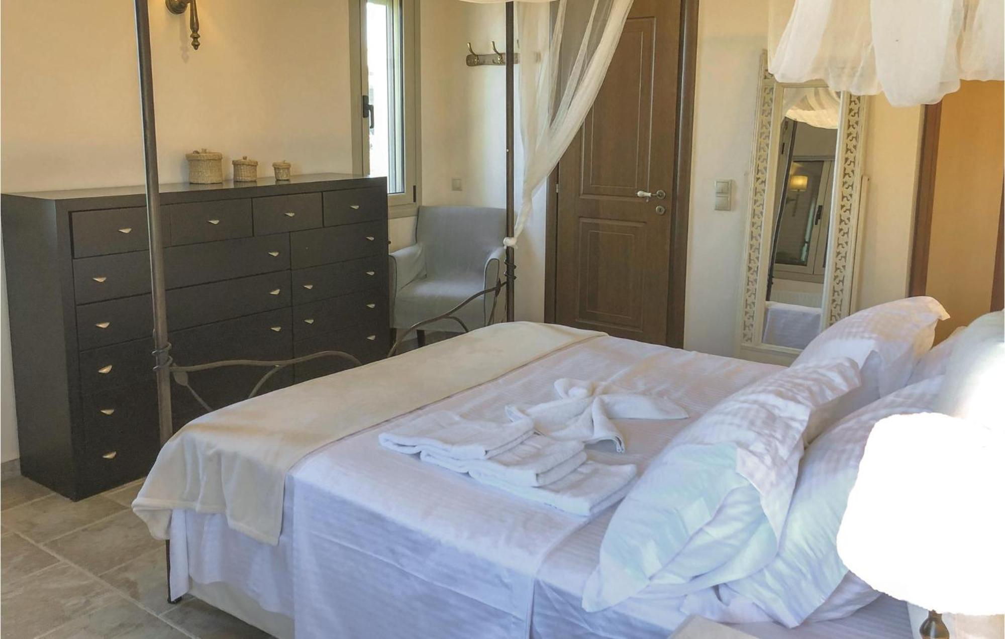 Amazing Home In Koroni With Wifi Exteriér fotografie