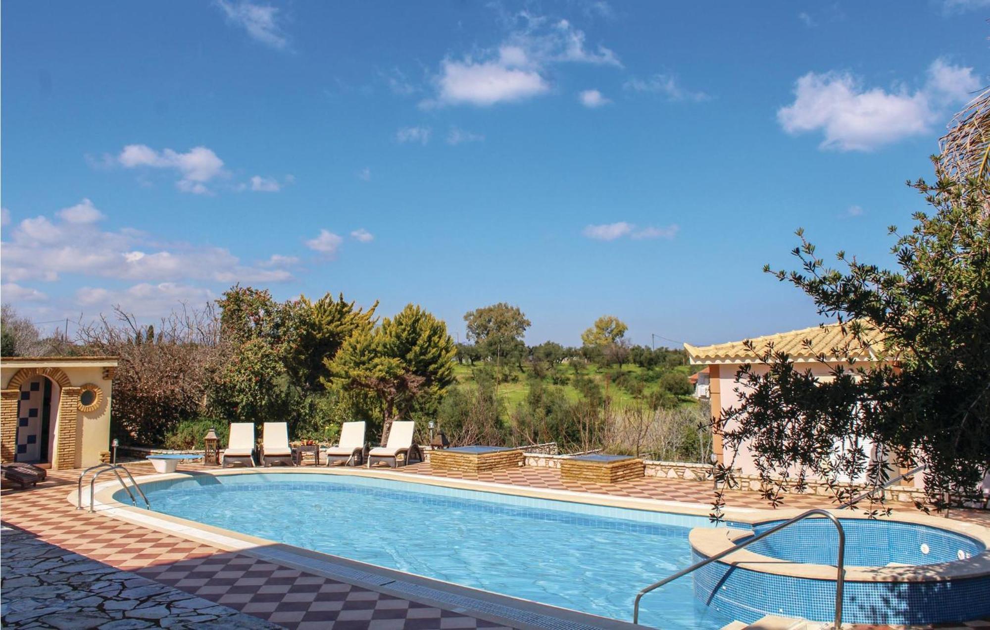 Amazing Home In Koroni With Wifi Exteriér fotografie