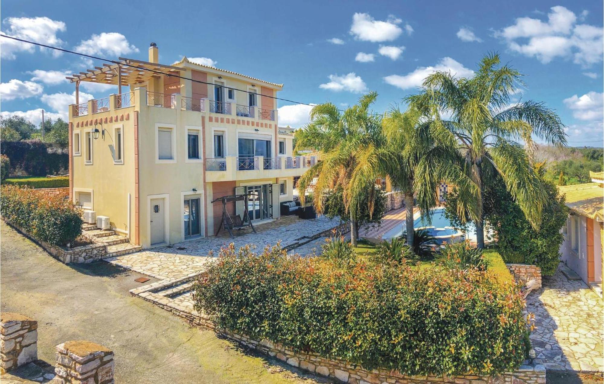 Amazing Home In Koroni With Wifi Exteriér fotografie